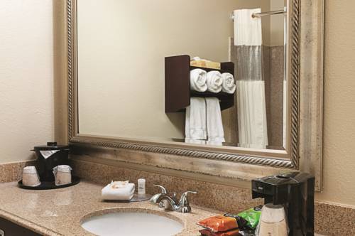 Imagen de la habitación del Hotel La Quinta Inn & Suites by Wyndham Houma. Foto 3