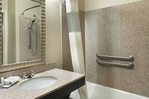 Imagen de la habitación del Hotel La Quinta Inn & Suites by Wyndham Houma. Foto 10