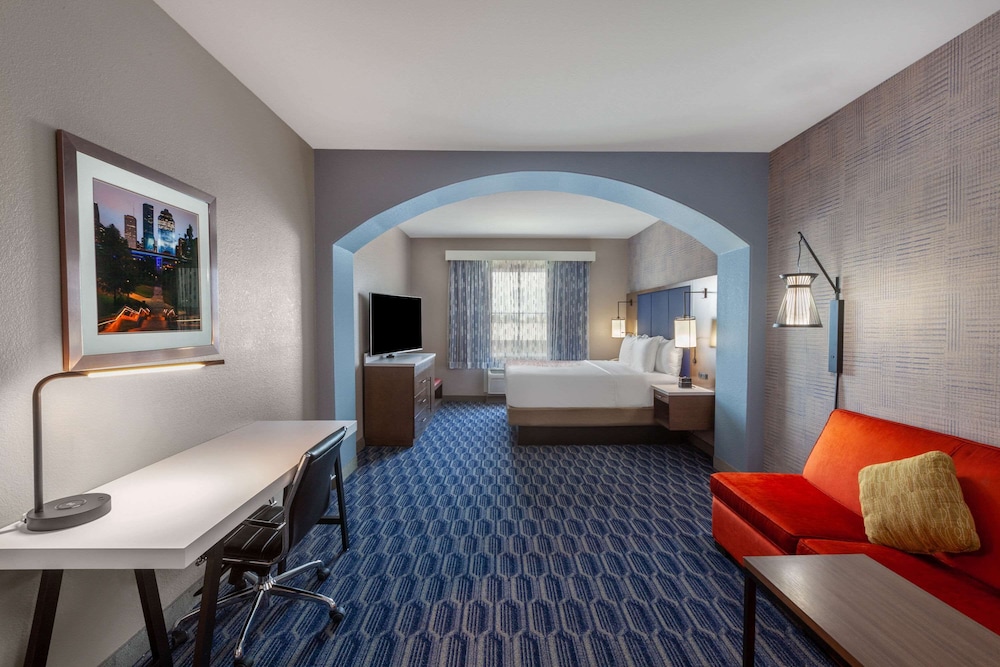 Imagen de la habitación del Hotel La Quinta Inn & Suites by Wyndham Houston Channelview. Foto 3