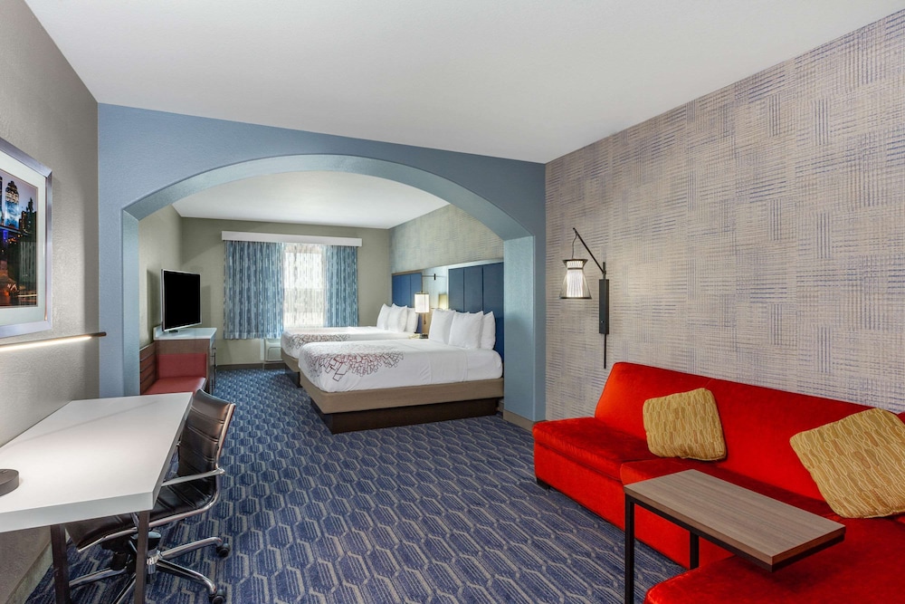 Imagen de la habitación del Hotel La Quinta Inn & Suites by Wyndham Houston Channelview. Foto 9