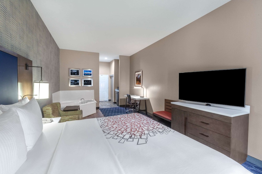 Imagen de la habitación del Hotel La Quinta Inn & Suites by Wyndham Houston Channelview. Foto 12