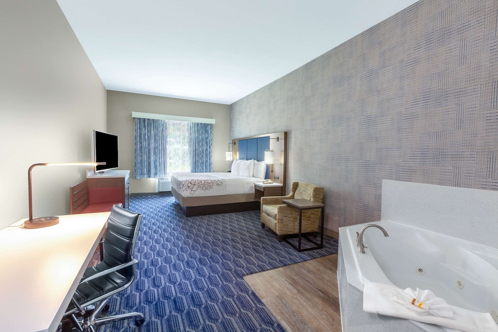 Imagen de la habitación del Hotel La Quinta Inn & Suites by Wyndham Houston Channelview. Foto 13