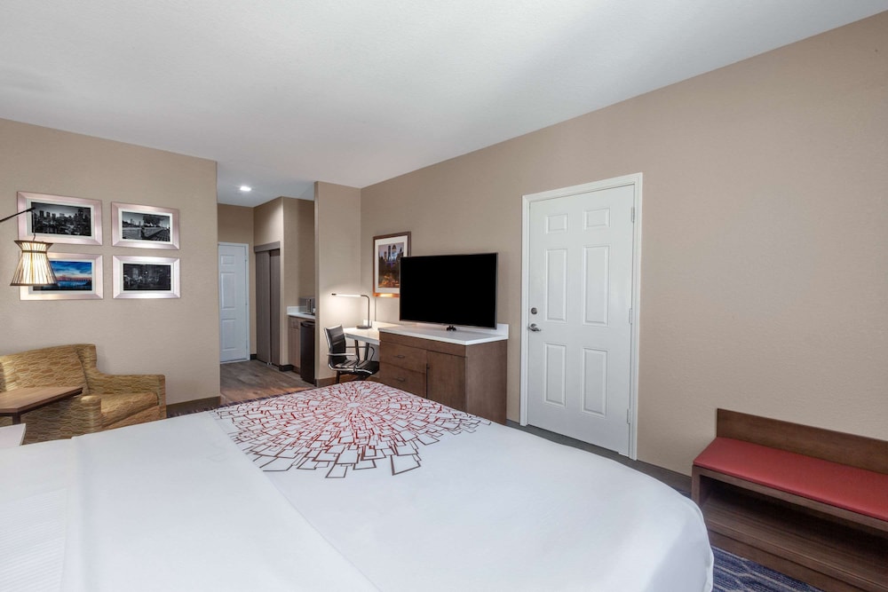 Imagen de la habitación del Hotel La Quinta Inn & Suites by Wyndham Houston Channelview. Foto 15