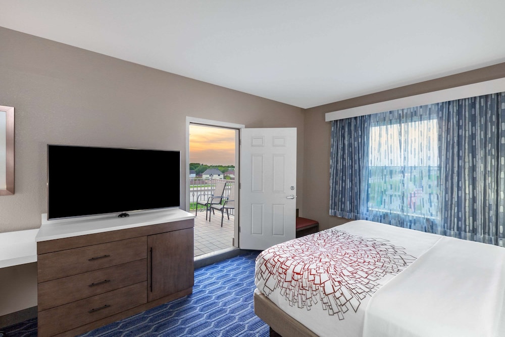 Imagen de la habitación del Hotel La Quinta Inn & Suites by Wyndham Houston Channelview. Foto 16