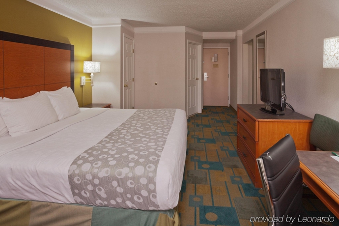 Imagen de la habitación del Hotel La Quinta Inn & Suites by Wyndham Houston Stafford Sugarland. Foto 14