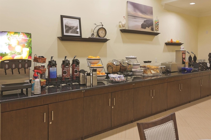 Imagen del bar/restaurante del Hotel La Quinta Inn & Suites by Wyndham Inglewood. Foto 2