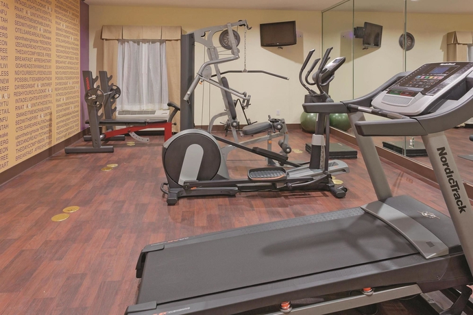 Imagen de los interiores del Hotel La Quinta Inn & Suites by Wyndham Inglewood. Foto 12