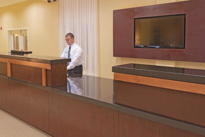 Imagen de los interiores del Hotel La Quinta Inn & Suites by Wyndham Inglewood. Foto 13