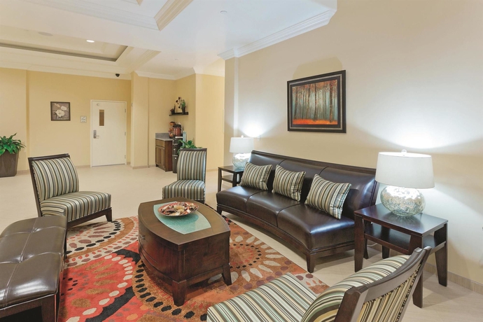 Imagen de los interiores del Hotel La Quinta Inn & Suites by Wyndham Inglewood. Foto 14