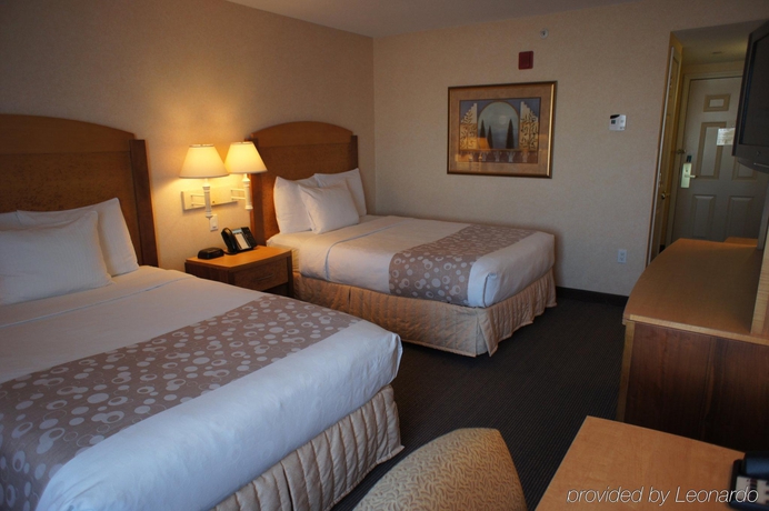 Imagen de la habitación del Hotel La Quinta Inn & Suites by Wyndham Islip - MacArthur Airport. Foto 14