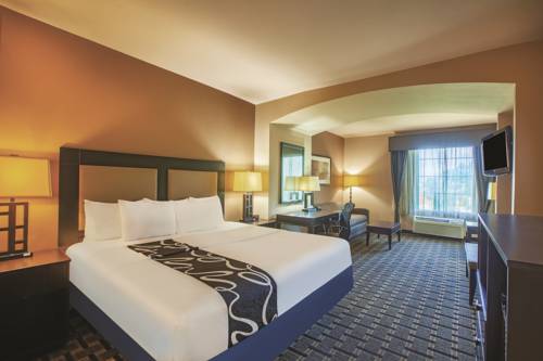 Imagen de la habitación del Hotel La Quinta Inn & Suites by Wyndham Jacksonville TX. Foto 5