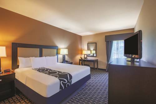 Imagen de la habitación del Hotel La Quinta Inn & Suites by Wyndham Jacksonville TX. Foto 7