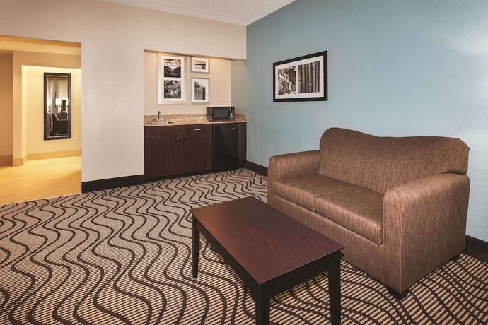 Imagen de la habitación del Hotel La Quinta Inn & Suites by Wyndham Knoxville Airport. Foto 6