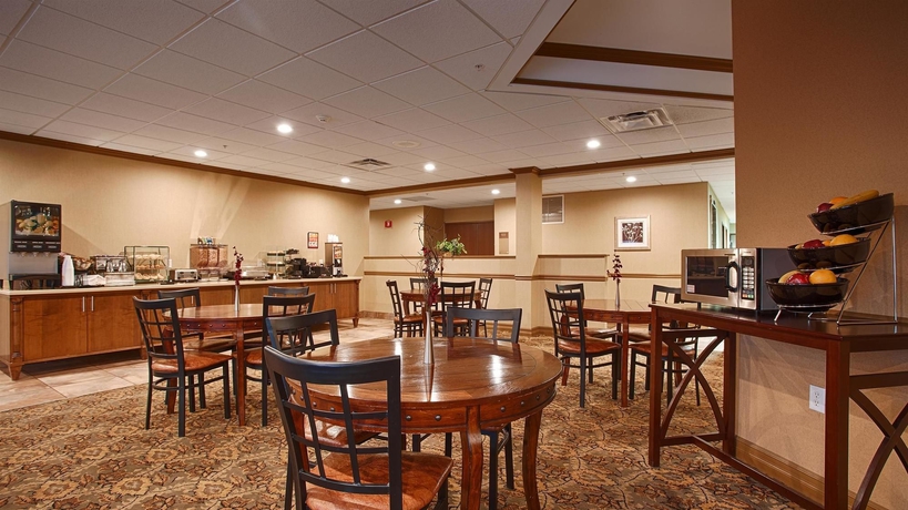 Imagen del bar/restaurante del Hotel La Quinta Inn & Suites by Wyndham Lackawanna. Foto 4
