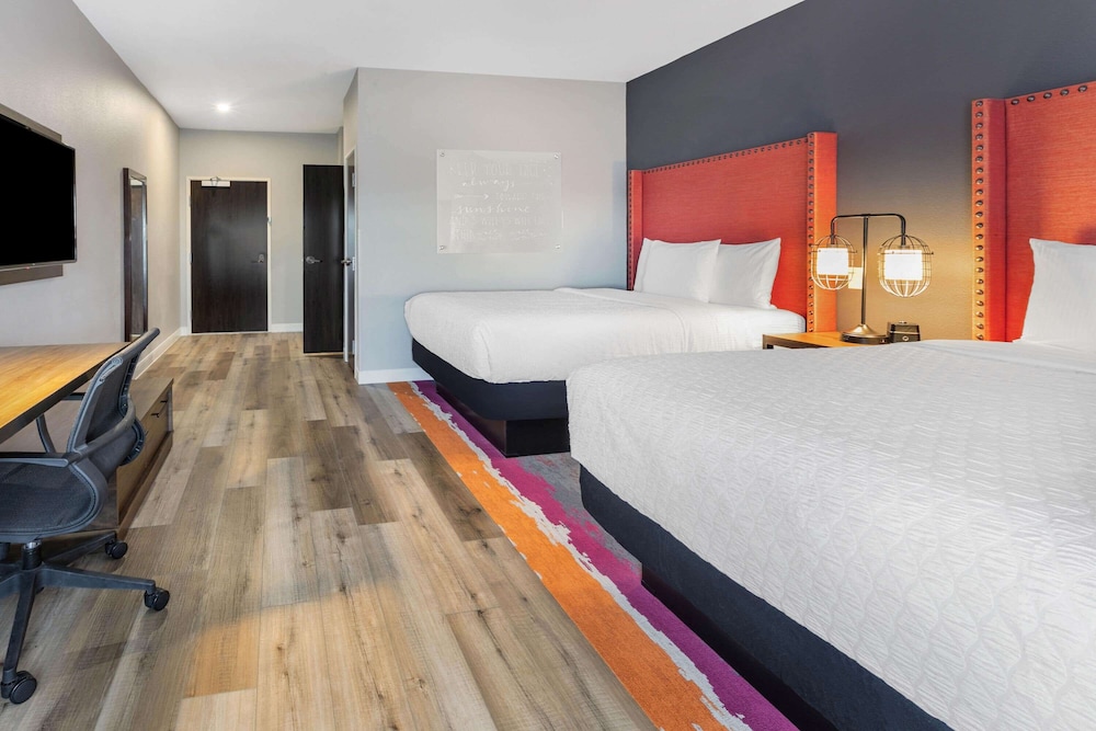 Imagen de la habitación del Hotel La Quinta Inn & Suites by Wyndham Lewisville. Foto 3