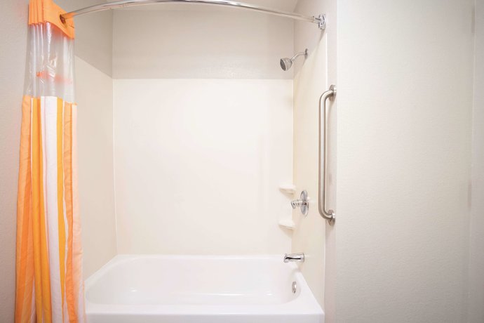 Imagen de la habitación del Hotel La Quinta Inn & Suites by Wyndham Loudon. Foto 6