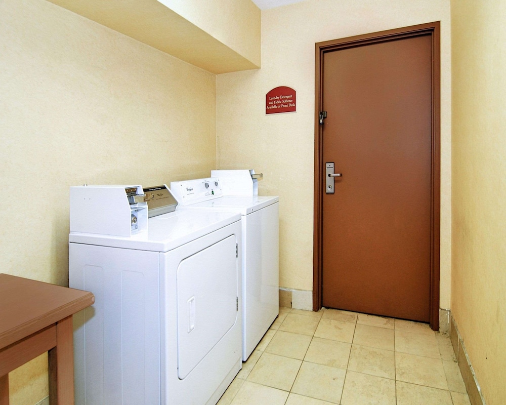 Imagen de los interiores del Hotel La Quinta Inn & Suites by Wyndham Memphis I-240. Foto 9