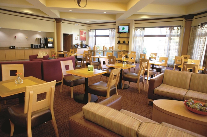 Imagen de los interiores del Hotel La Quinta Inn & Suites by Wyndham Memphis Primacy Parkway. Foto 6