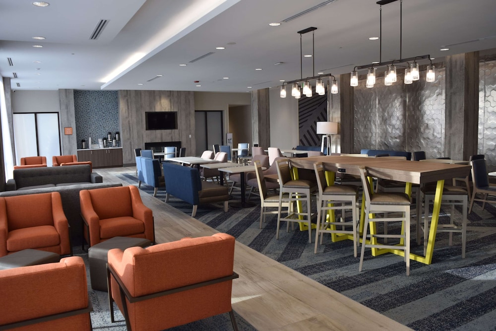 Imagen de los interiores del Hotel La Quinta Inn & Suites by Wyndham Middletown-Goshen. Foto 16