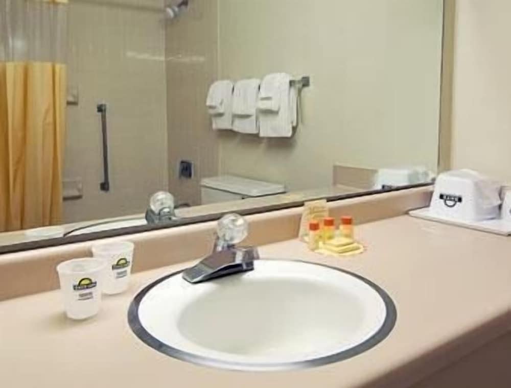 Imagen de la habitación del Hotel La Quinta Inn & Suites by Wyndham Myrtle Beach. Foto 9