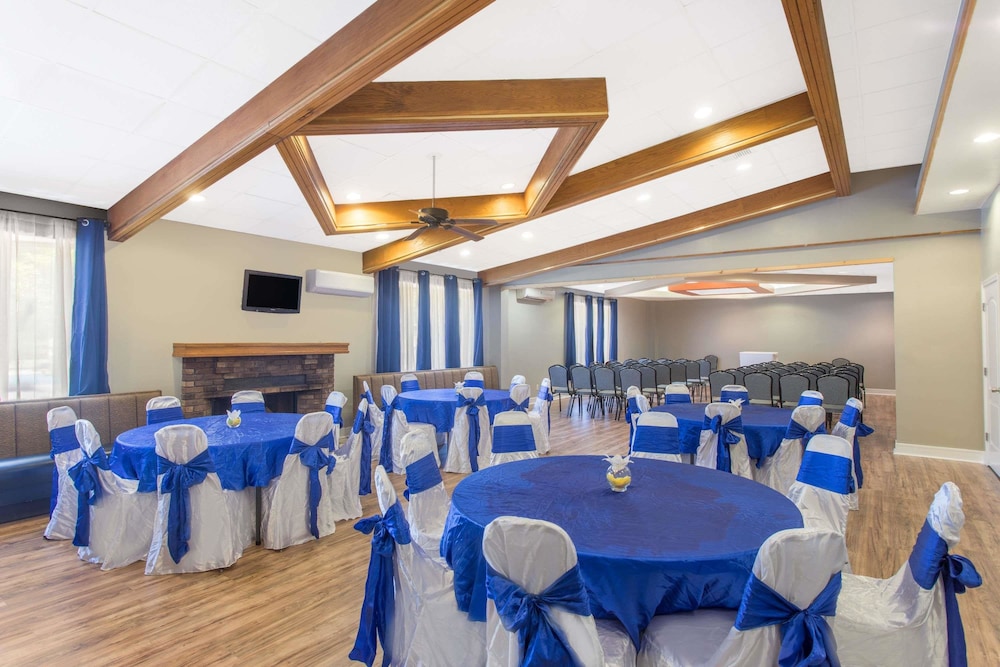 Imagen de los interiores del Hotel La Quinta Inn & Suites by Wyndham Myrtle Beach. Foto 14