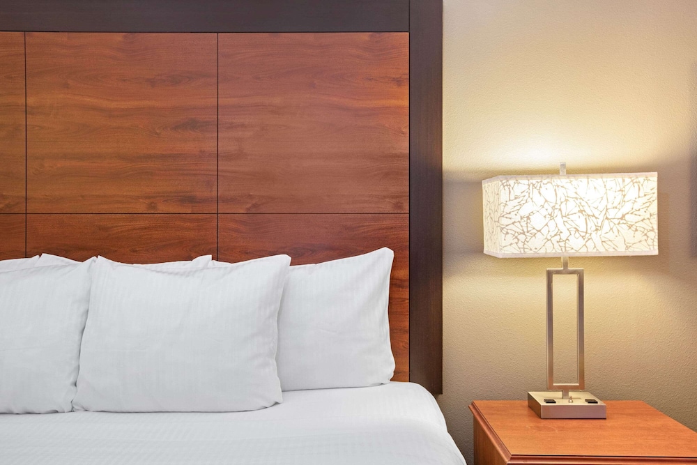 Imagen de la habitación del Hotel La Quinta Inn & Suites by Wyndham N Little Rock-McCain Mall. Foto 3