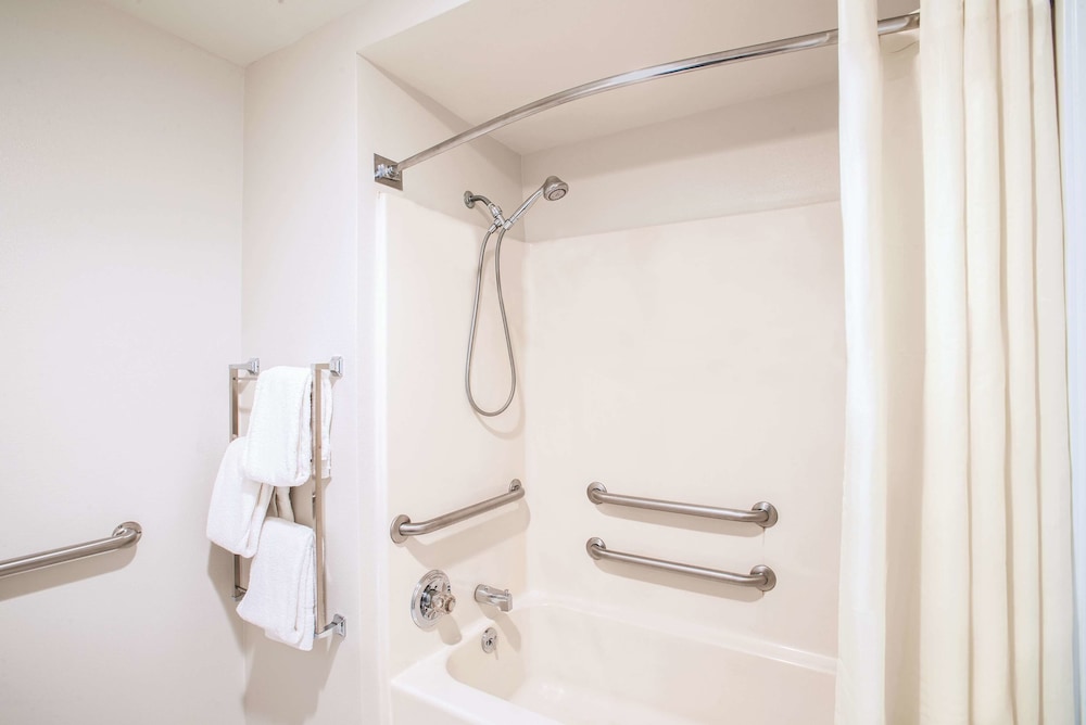 Imagen de la habitación del Hotel La Quinta Inn & Suites by Wyndham N Little Rock-McCain Mall. Foto 11