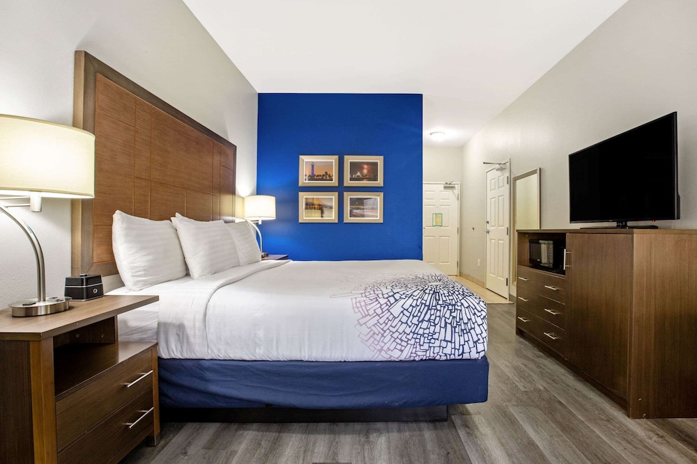 Imagen de la habitación del Hotel La Quinta Inn & Suites by Wyndham NE Long Beach/Cypress. Foto 2