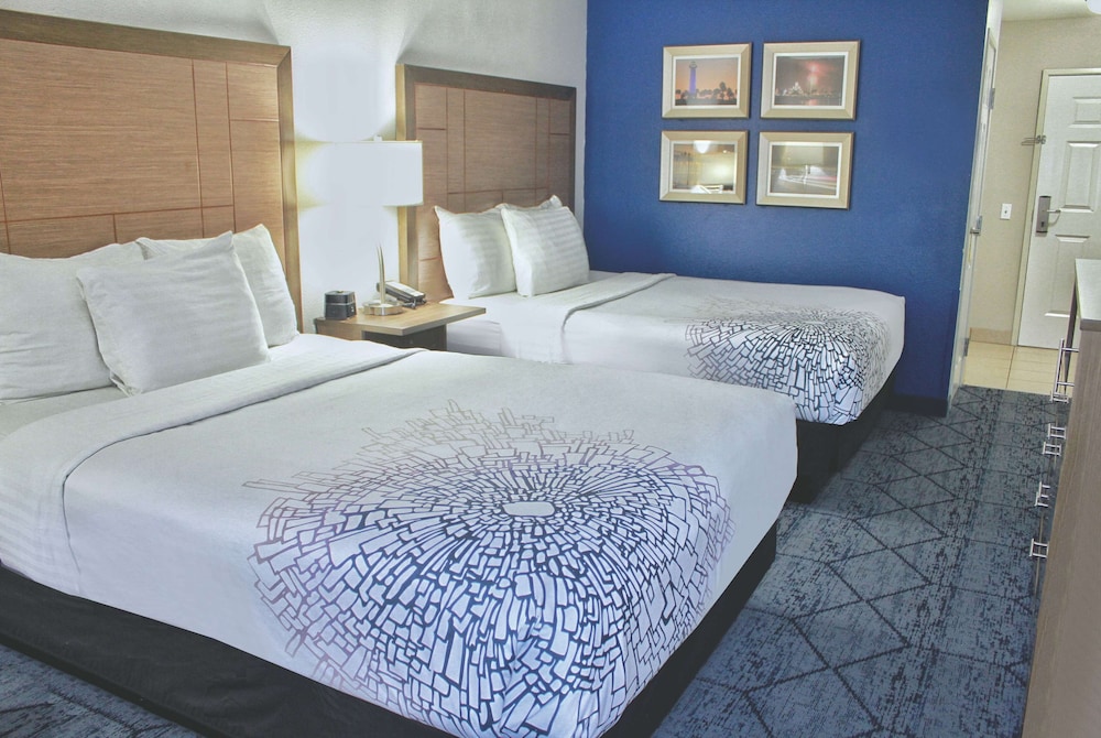 Imagen de la habitación del Hotel La Quinta Inn & Suites by Wyndham NE Long Beach/Cypress. Foto 4