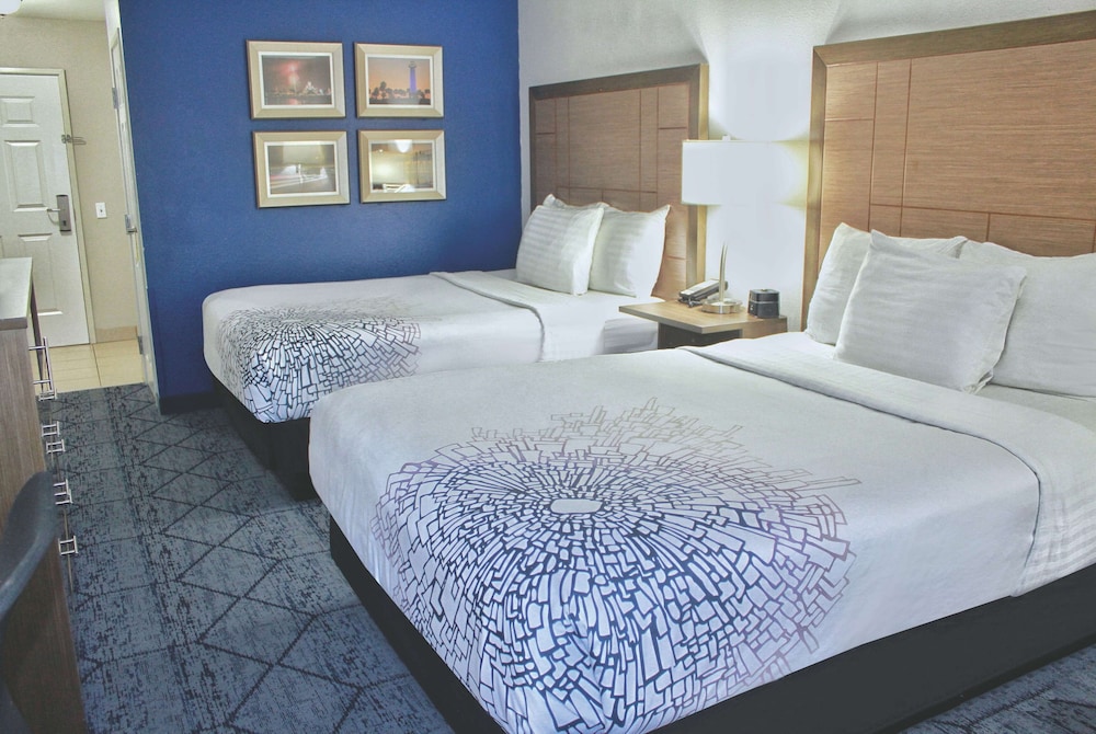 Imagen de la habitación del Hotel La Quinta Inn & Suites by Wyndham NE Long Beach/Cypress. Foto 5