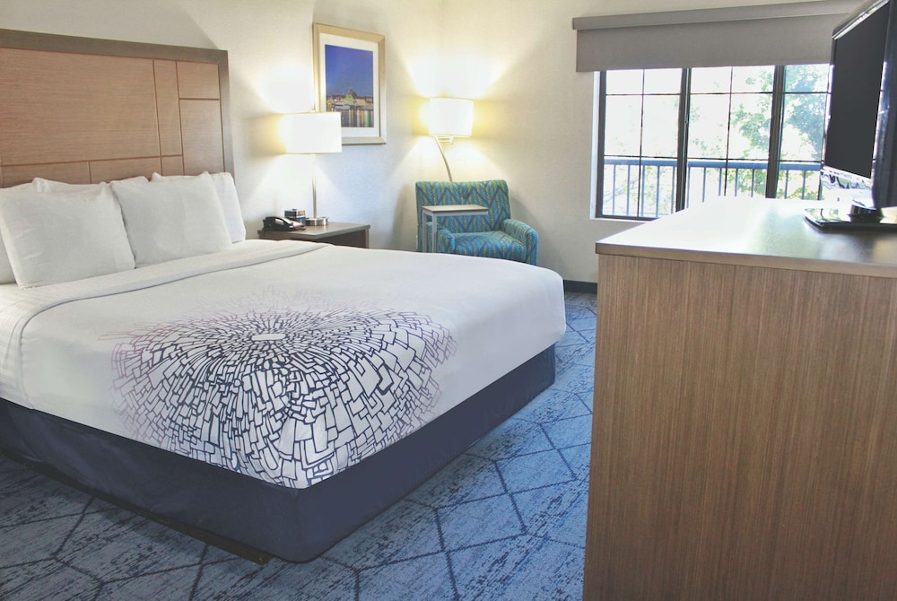 Imagen de la habitación del Hotel La Quinta Inn & Suites by Wyndham NE Long Beach/Cypress. Foto 6