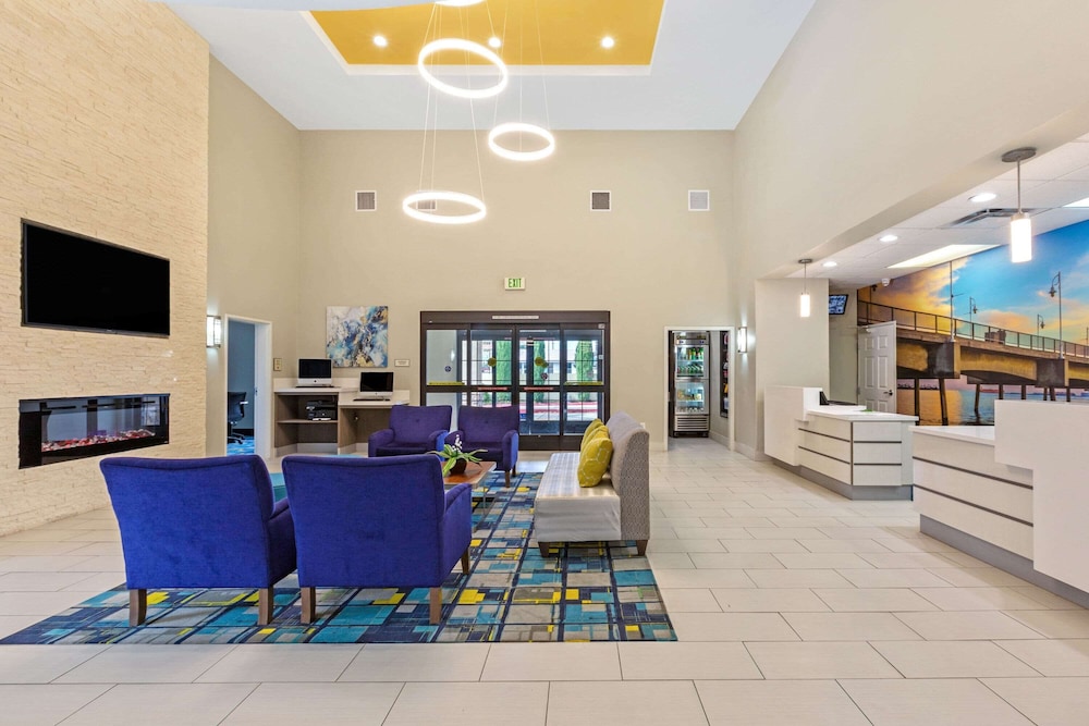 Imagen de los interiores del Hotel La Quinta Inn & Suites by Wyndham NE Long Beach/Cypress. Foto 20