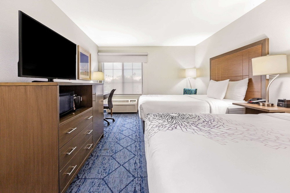 Imagen de la habitación del Hotel La Quinta Inn & Suites by Wyndham NE Long Beach/Cypress. Foto 16
