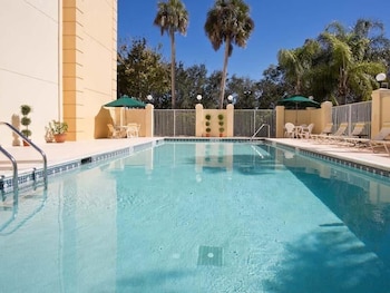 Imagen de la piscina del Hotel La Quinta Inn & Suites by Wyndham Naples East (I-75). Foto 10