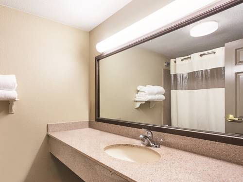 Imagen de la habitación del Hotel La Quinta Inn & Suites by Wyndham New Braunfels. Foto 3