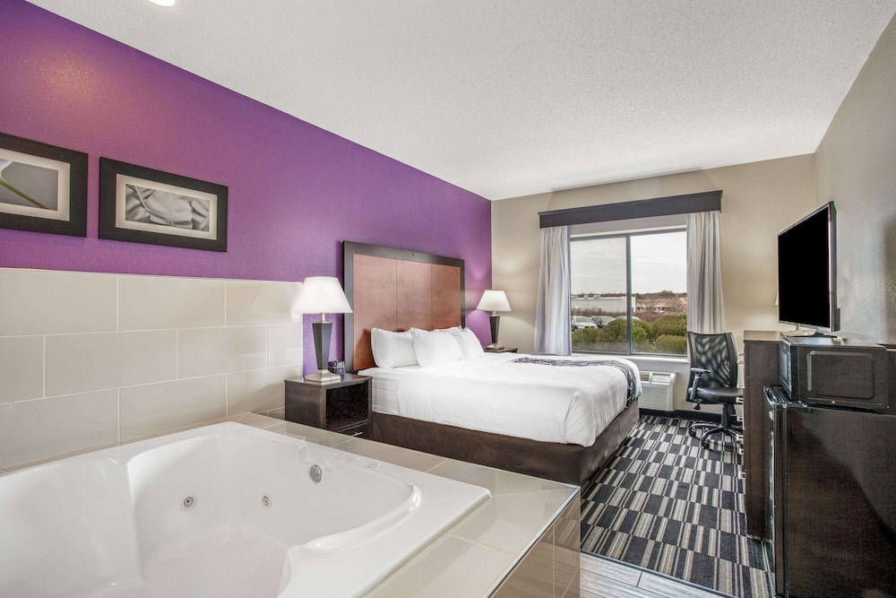 Imagen de la habitación del Hotel La Quinta Inn & Suites by Wyndham Norwich-Plainfield-Casino. Foto 10
