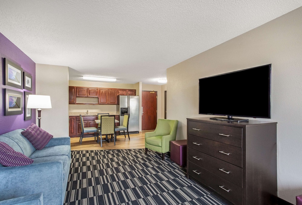 Imagen de la habitación del Hotel La Quinta Inn & Suites by Wyndham Norwich-Plainfield-Casino. Foto 16