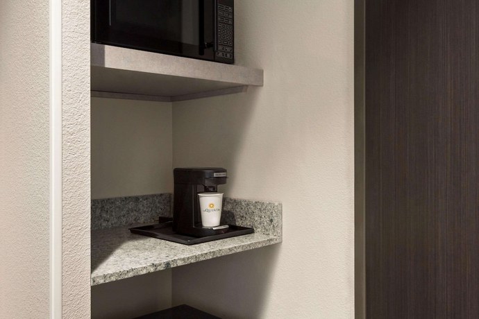 Imagen de la habitación del Hotel La Quinta Inn & Suites by Wyndham Orlando IDrive Theme Parks. Foto 5