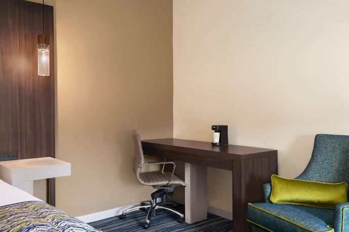 Imagen de la habitación del Hotel La Quinta Inn & Suites by Wyndham Orlando IDrive Theme Parks. Foto 12