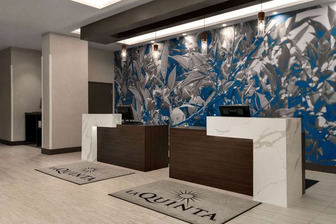 Imagen de los interiores del Hotel La Quinta Inn & Suites by Wyndham Orlando IDrive Theme Parks. Foto 20
