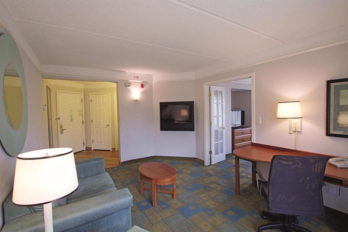 Imagen de la habitación del Hotel La Quinta Inn & Suites by Wyndham Orlando Lake Mary. Foto 3