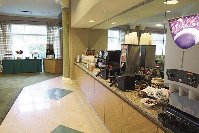 Imagen del bar/restaurante del Hotel La Quinta Inn & Suites by Wyndham Orlando Lake Mary. Foto 2