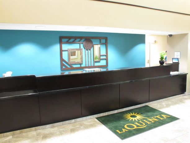 Imagen de los interiores del Hotel La Quinta Inn & Suites by Wyndham PCB Pier Park area. Foto 9