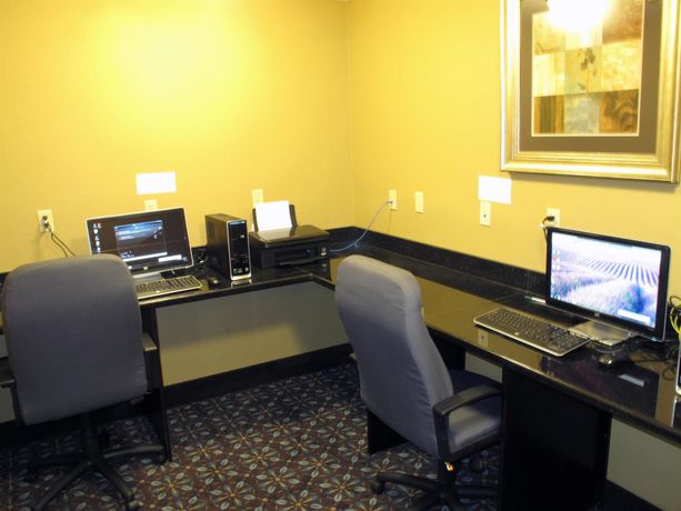 Imagen de los interiores del Hotel La Quinta Inn & Suites by Wyndham PCB Pier Park area. Foto 11