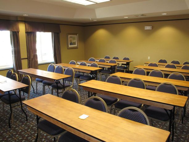 Imagen de los interiores del Hotel La Quinta Inn & Suites by Wyndham PCB Pier Park area. Foto 12