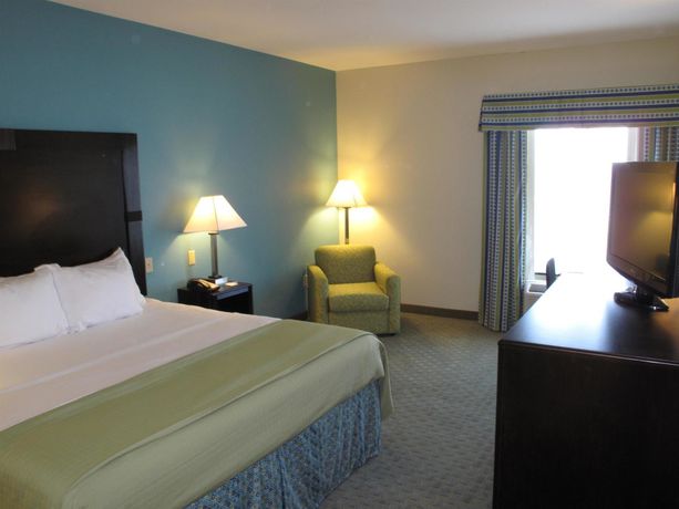 Imagen de la habitación del Hotel La Quinta Inn & Suites by Wyndham PCB Pier Park area. Foto 7