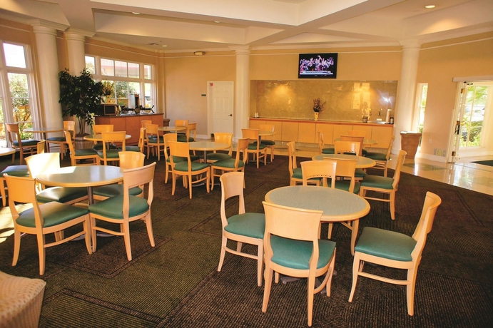 Imagen del bar/restaurante del Hotel La Quinta Inn & Suites by Wyndham Phoenix Scottsdale. Foto 3