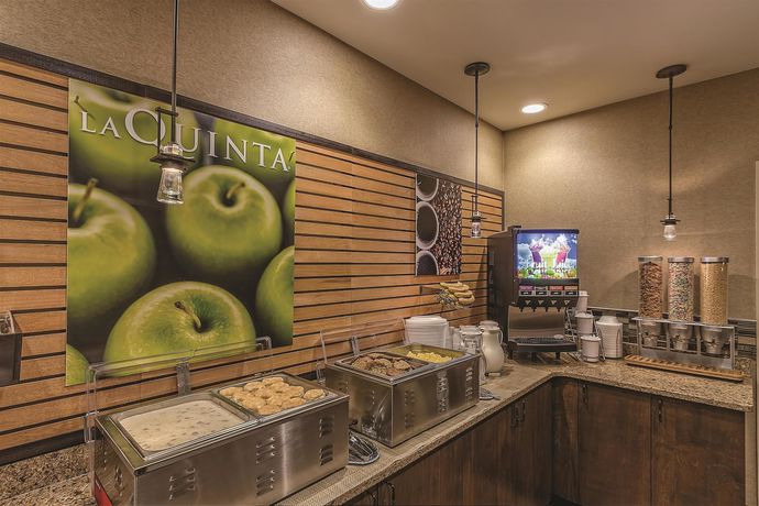 Imagen del bar/restaurante del Hotel La Quinta Inn & Suites by Wyndham Pigeon Forge. Foto 2