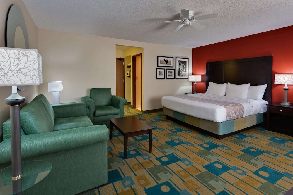 Imagen de la habitación del Hotel La Quinta Inn & Suites by Wyndham Plattsburgh. Foto 2