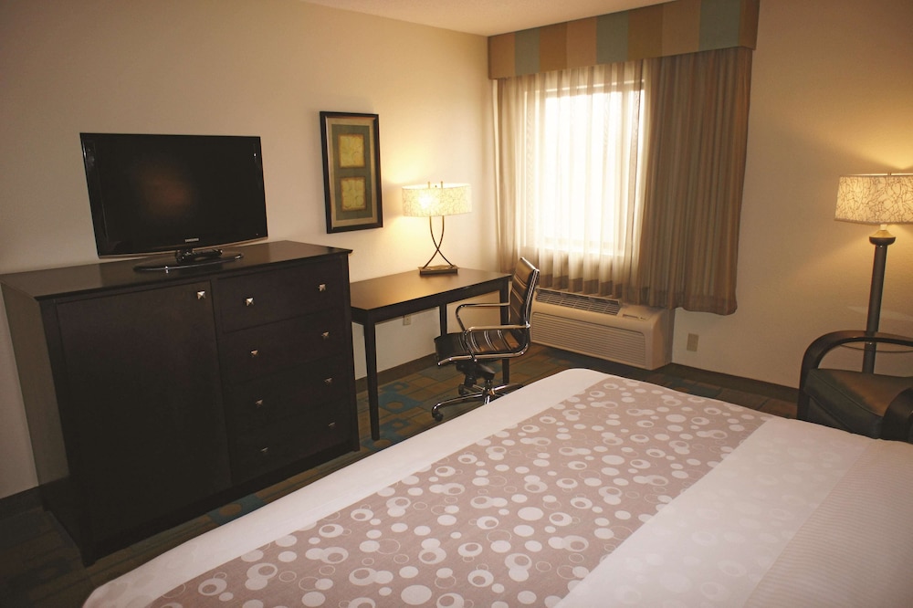 Imagen de la habitación del Hotel La Quinta Inn & Suites by Wyndham Plattsburgh. Foto 4